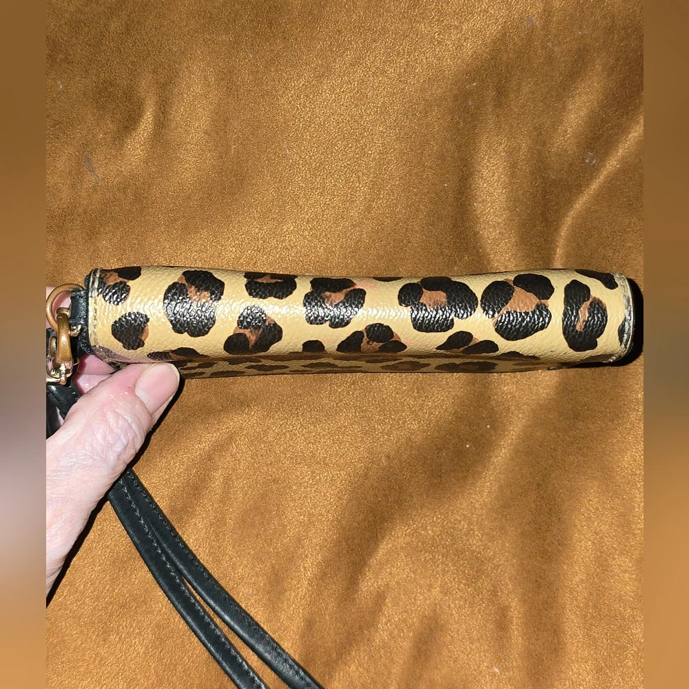 Tory Burch Kerrington Ocelot Print Zip Around Wallet — EUC